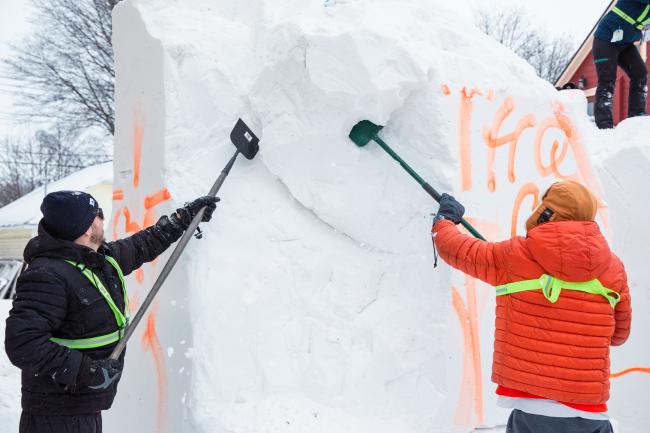 Sculpture sur neige 2024. Courtoisie Cégep de Rivière-du-Loup. Crédit: Noa Roux